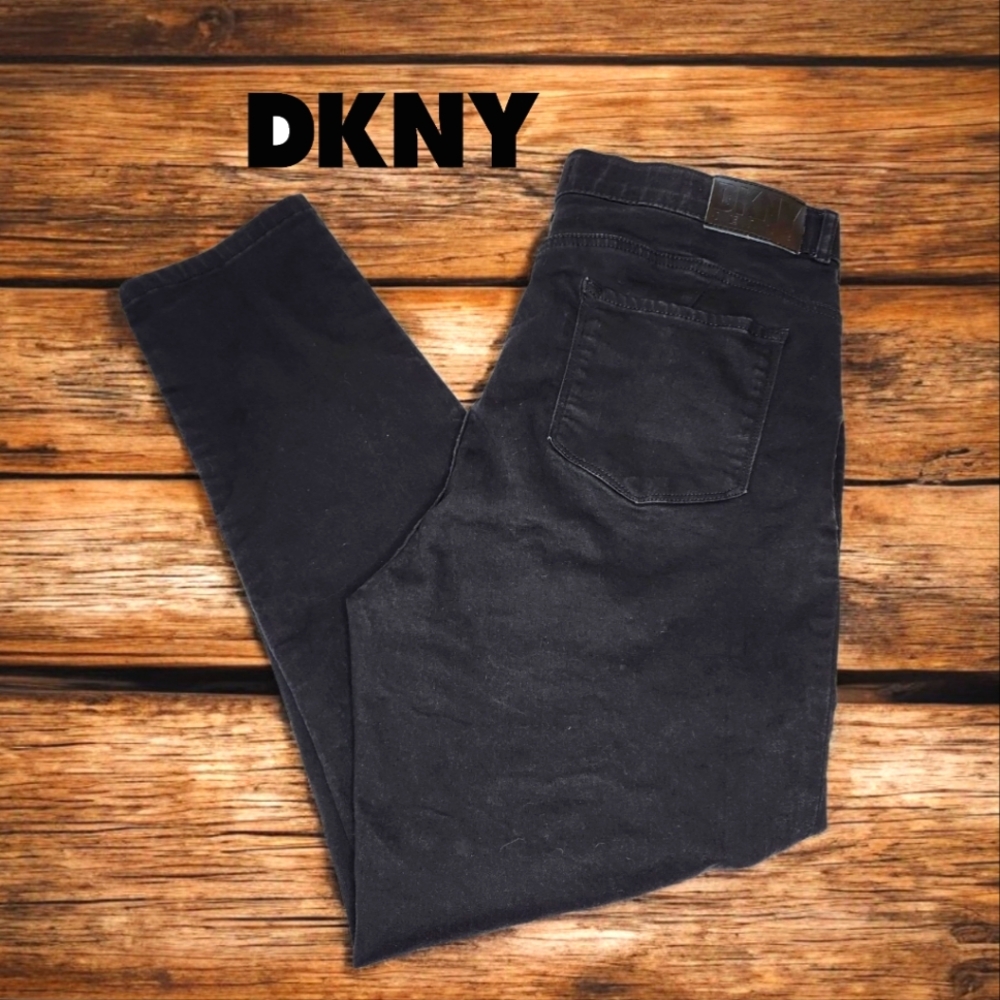 DKNY Women’s Skinny Jeans - Black